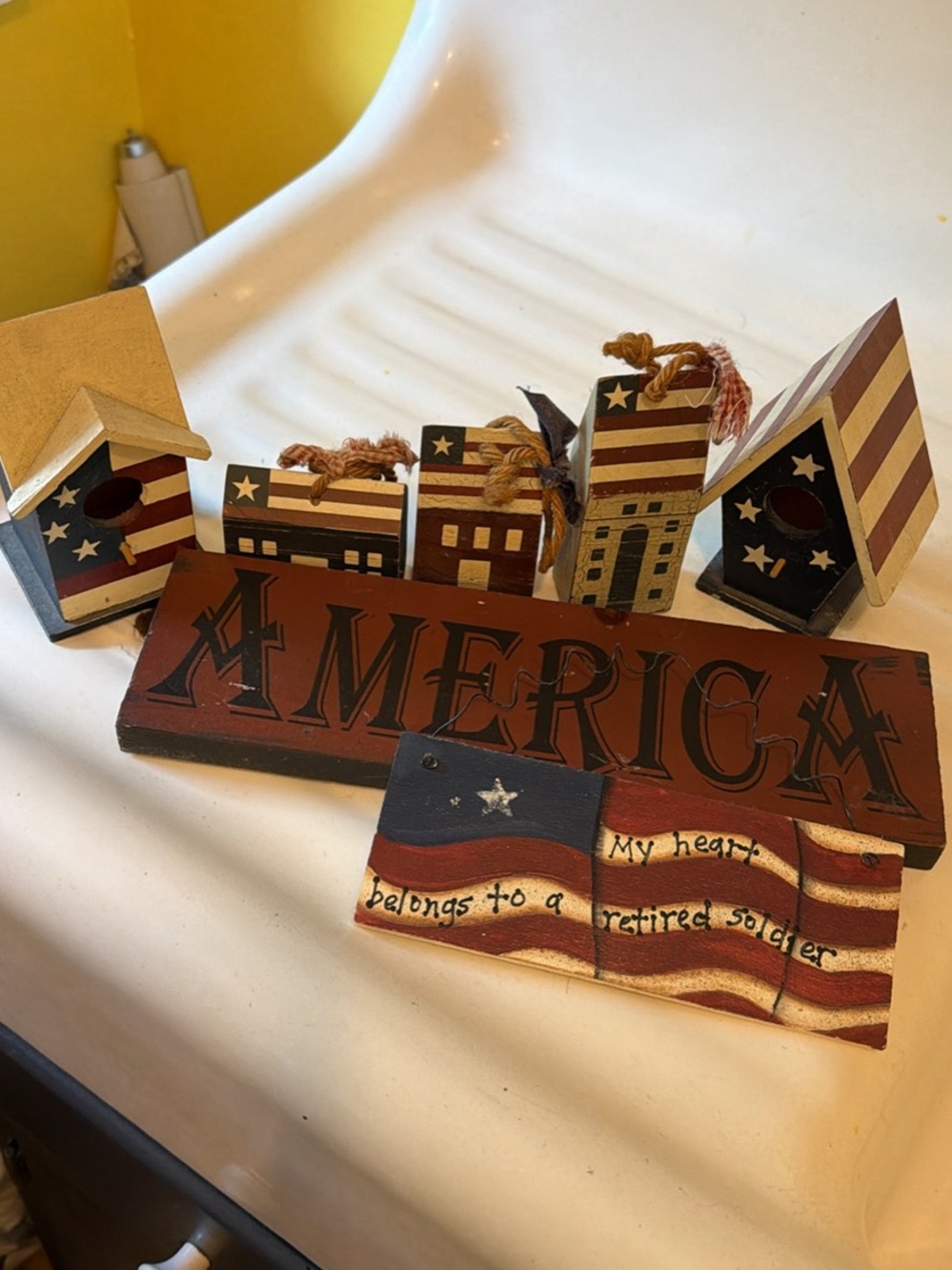 Patriotic Americana Wood Décor Set - Flag Motif